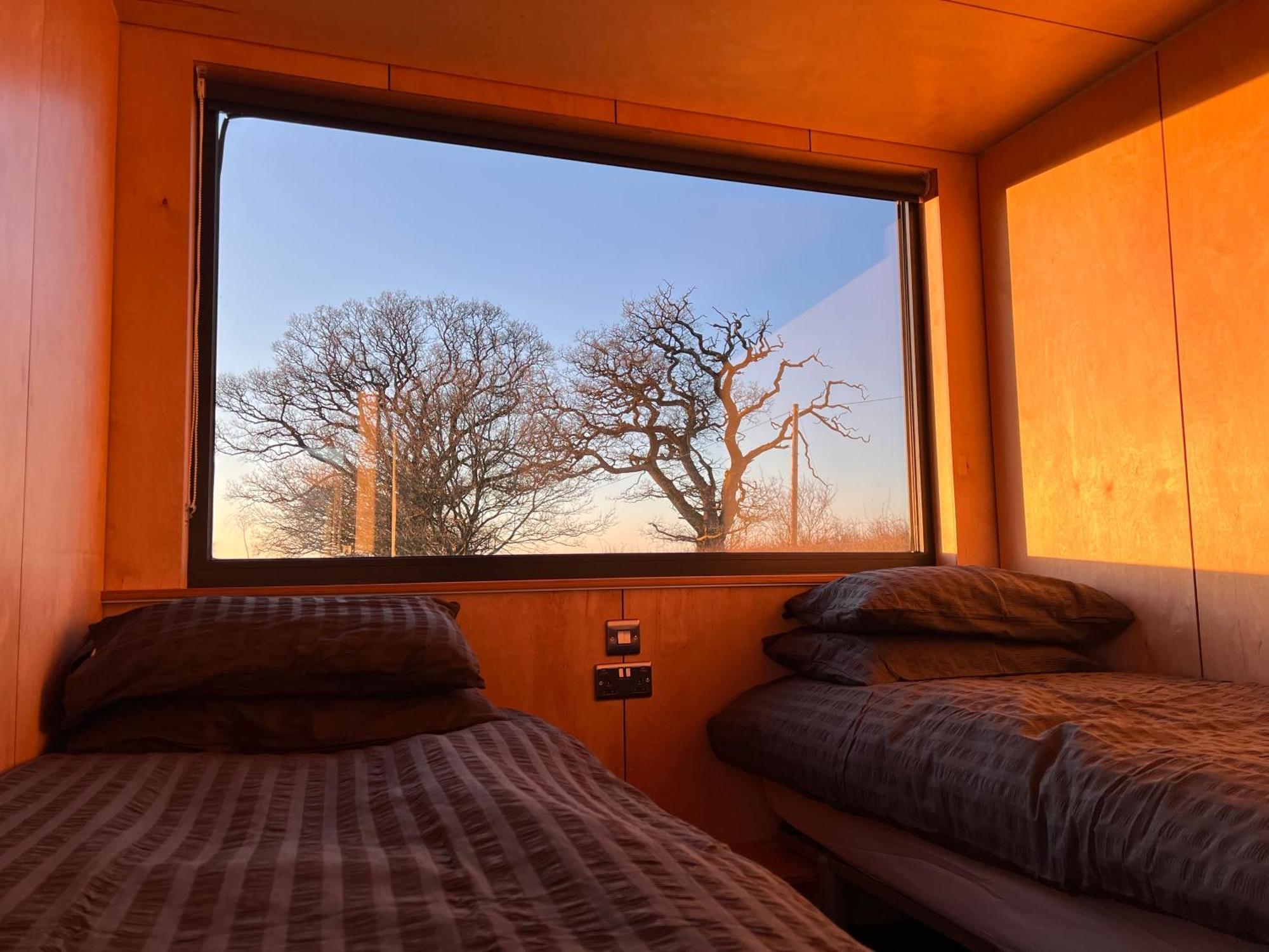 Beautiful Cabins In Herefordshire Countryside Экстерьер фото